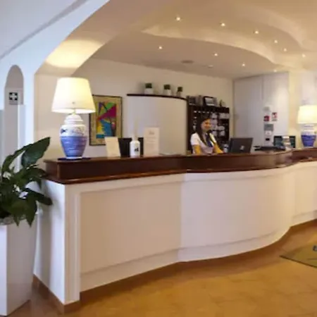 Grand Santa Maria Hotel 4*