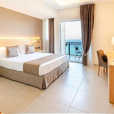 Hotel Grand Santa Maria 4*