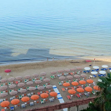 Grand Santa Maria Hotel